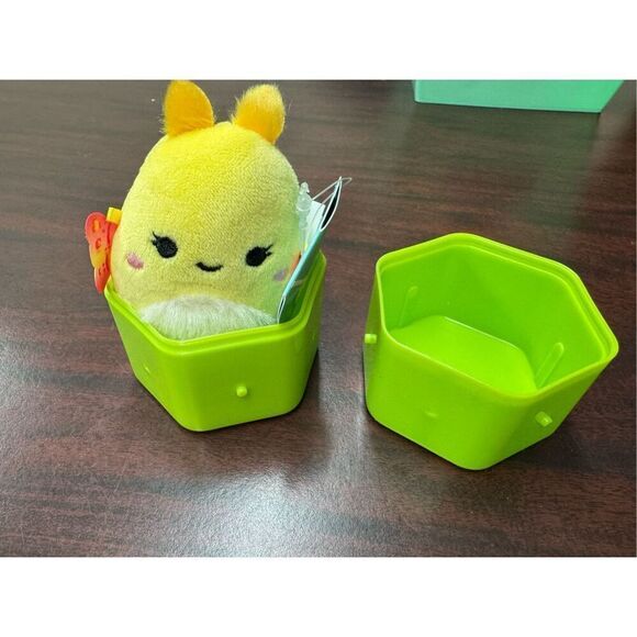 NWT Miry Moth Micromallow Squishmallow 2.5” - Picture 1 of 3